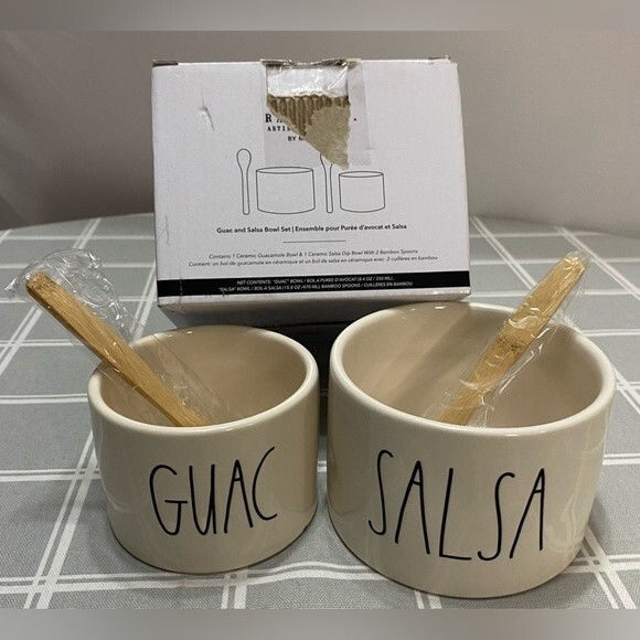 New in Box Rae Dunn Ceramic Artisan Guac and Salsa Bowl Set with 2 Bamboo Spoons - Picture 8 of 11